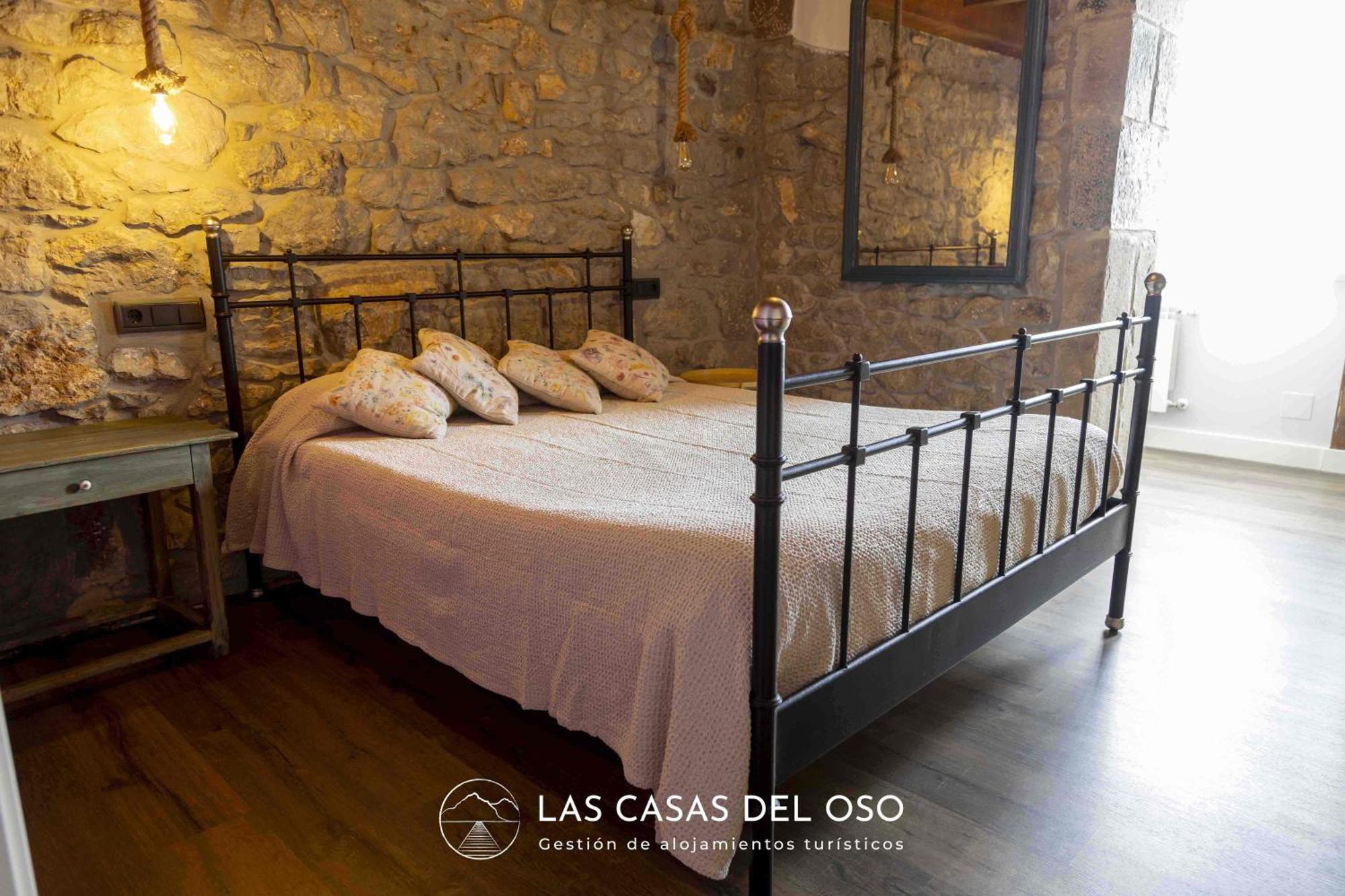 El Mirador De San Trocaya - Las Casas Del Oso Villamarcel Exterior photo